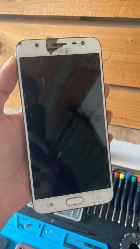 J7 Pro 