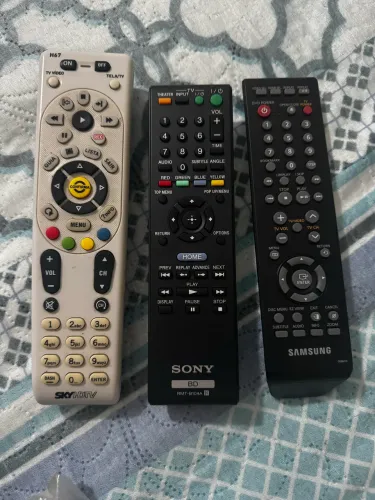 Controles remotos diversos