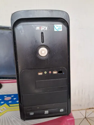 Vendo ou troco esse PC velho
