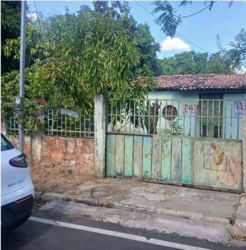 Vendo Casa/Terreno na Região do Pedra Mole
