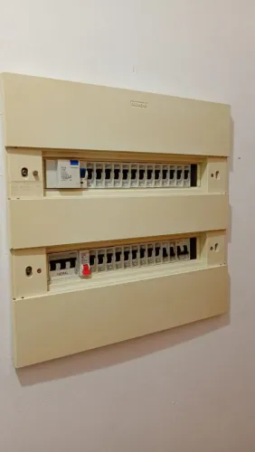 instalação e reparo de quadros elétricos