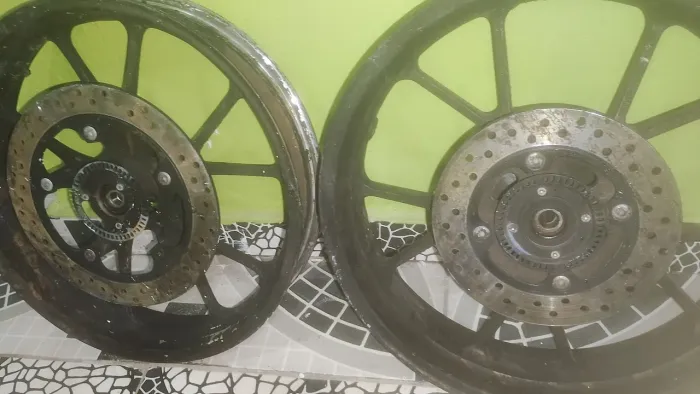 Par de disco de freio da Twister 300F,, dianteiro e traseiro, R$: 180,00
