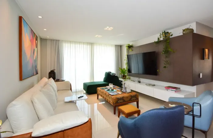 APARTAMENTO MOBILIADO 3 QUARTOS 1 SUÍTE 3 VAGAS VISTA PARA O MAR NO CENTRO DE FLORIANÓPOLI