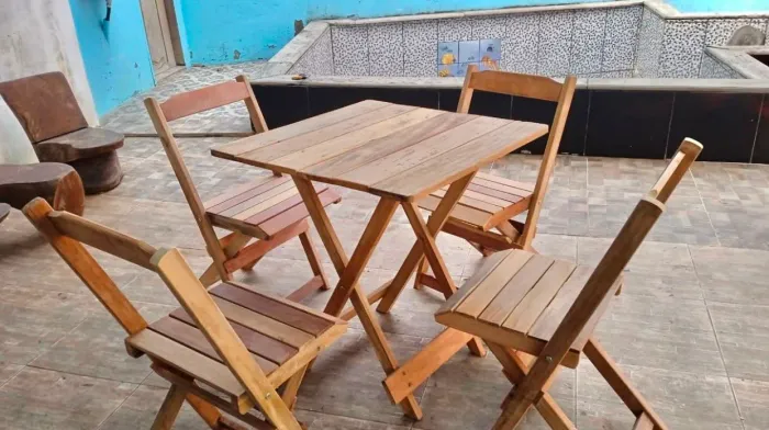 Jogo de mesa e cadeira dobrável LIXADO