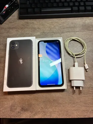 iPhone 11 - 128GB preto (USADO)