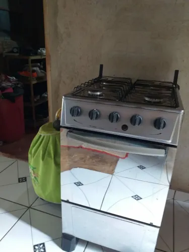 vendo esse fogão funcionando bem entrgo *  300  