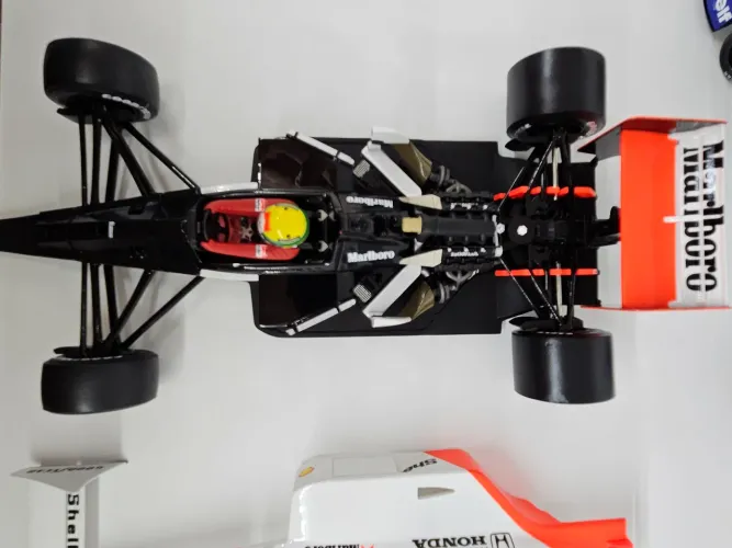 mclaren mp4 4