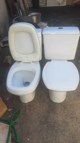 Vaso sanitário com caixa aclopada