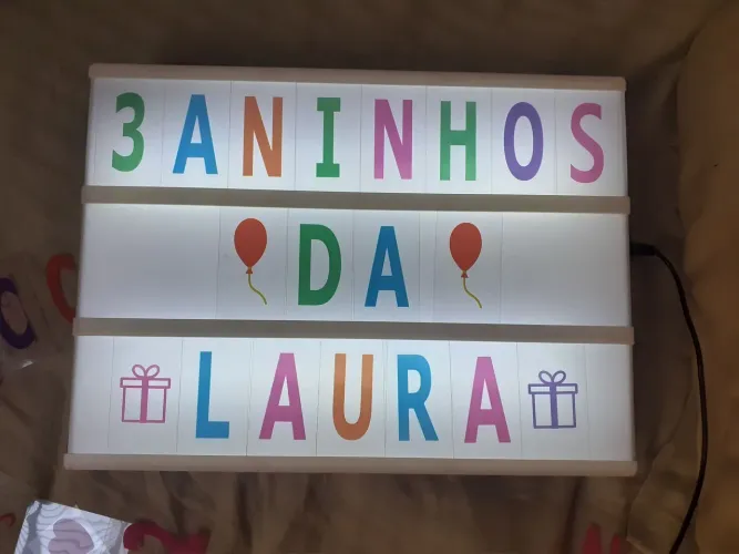 2 Painéis Letreiros 30x22cm da COLOR CARD Ligth Box com 192 caracteres.