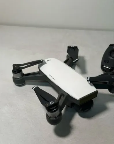 DJI Spark com controle SEM DETALHES