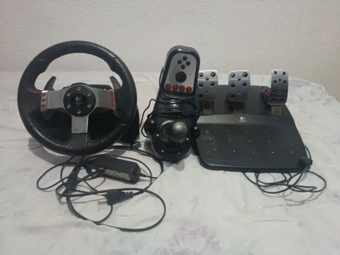 VOLANTE G27 LOGITECH KIT COMPLETO ( PEDAL+ VOLANTE+CAMBIO) PRA VENDER RAPIDO