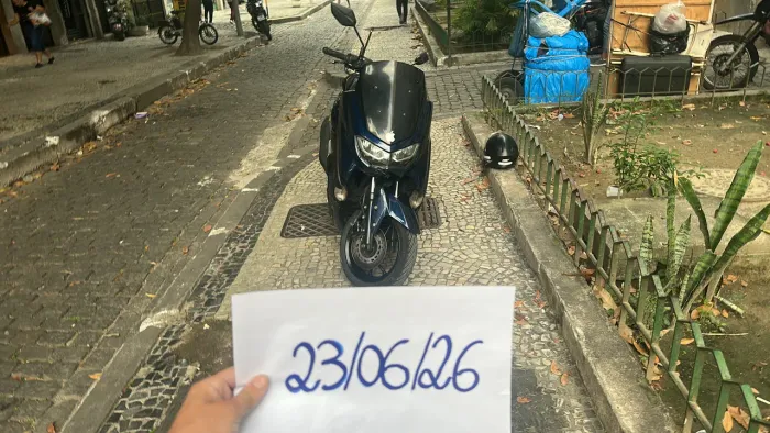 Vendo nmax 2023 com algumas coisas pra fazer 