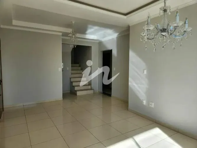 Cobertura residencial à venda no Bairro Brasil, Uberlândia 204 m², 3 quartos e 3 vagas