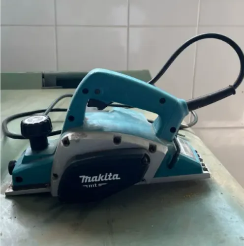 SERRA CIRCULAR MAKITA 7.1/4" 1050W M5802