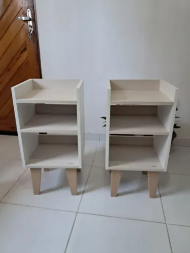 Mesa de cabeceira novo