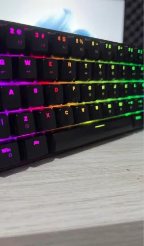 Teclado Husky mecânico 60% full RGB