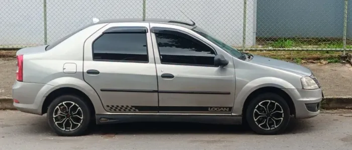 Renault Logan Authentique Hi-flex 1.0 16V 4P 2011