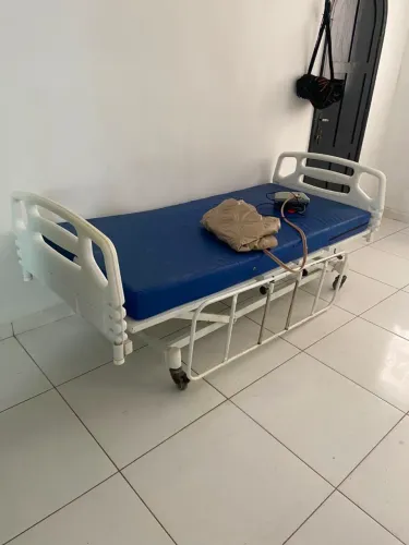CAMA HOSPITALAR À VENDA