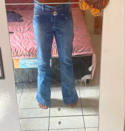 Calça flare , pouco uso apenas duas vezes Tamanho 42 veste bem no corpo , tecido bom