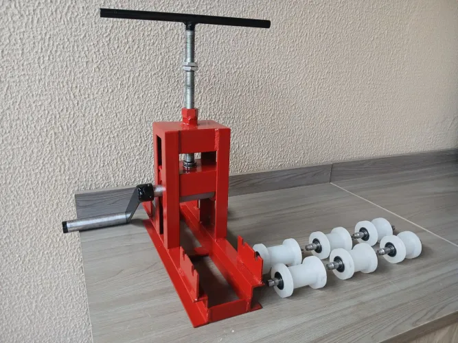 VENDO CALANDRA MANUAL PARA CURVAR METALON ( INOX E ALUMINIO)