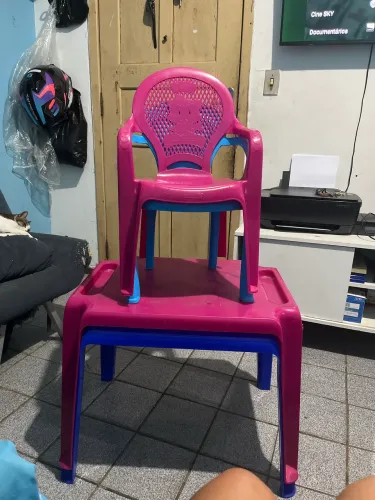 Mesa e cadeira infantil