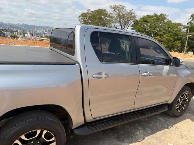 Toyota Hilux CD SRX 4X4 2.8 TDI 16V Diesel Aut. 2023
