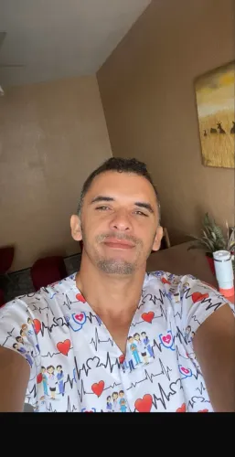 CUIDADOR DE IDOSOS DISPONÍVEL