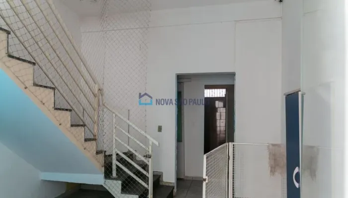 Excelente prédio comercial disponível para locação no Jardim Saúde.