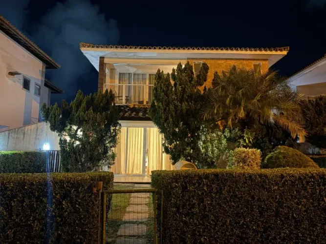 CASA EM CONDOMÍNIO RESIDENCIAL em LAURO DE FREITAS - BA, CENTRO