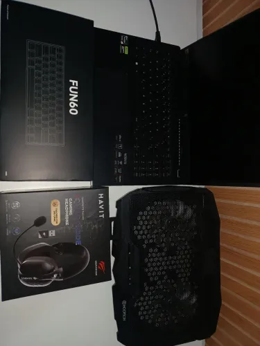 Acer Nitro V15 / Havit Fuxi H3 / Fun60PRO / Base Refrigerada Hoopsom