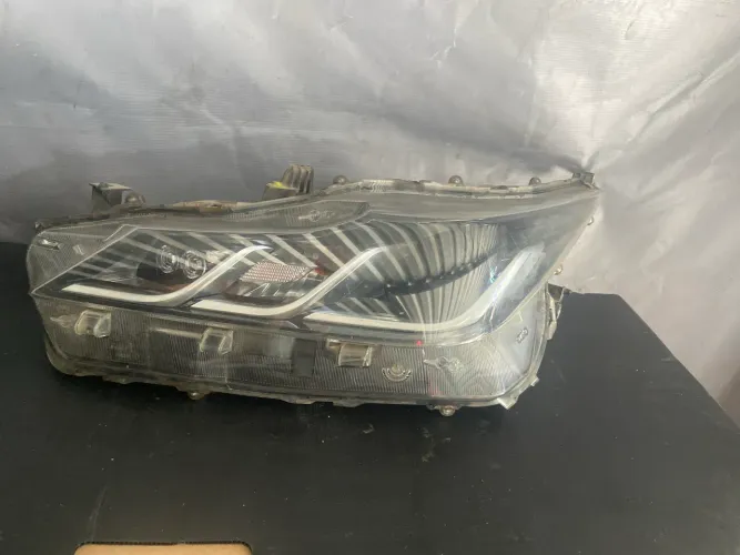 Farol Toyota Corolla xei lado esquerdo original 21/23