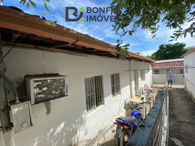 Oportunidade com renda ou projeto para construtor em localização nobre!