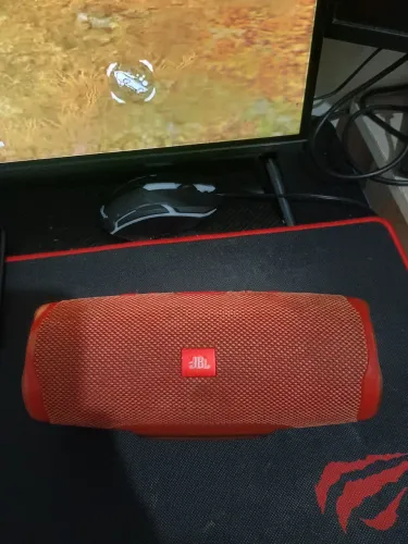 Caixa de som JBL charge 4