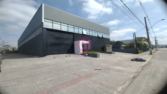 ALUGA GALPAO COMERCIAL CONDOMINIO FECHADO JACAREI 750M² PROXIMO A DUTRA