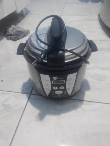 Panela de pressão elétrica