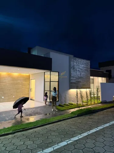 VENDO CASA NO CONDOMINIO PORTO MARINA