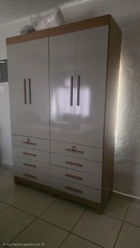 Vendo guarda roupa super conservado sem marcas de uso muito novo