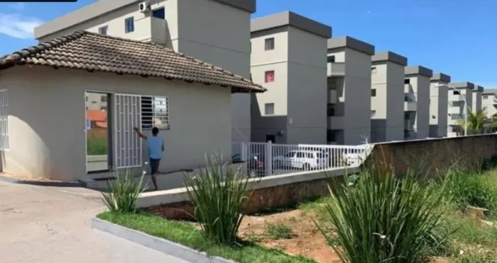 Apartamento 2 quartos mobiliado para morar ou investir com vaga de garagem em Caldas Novas