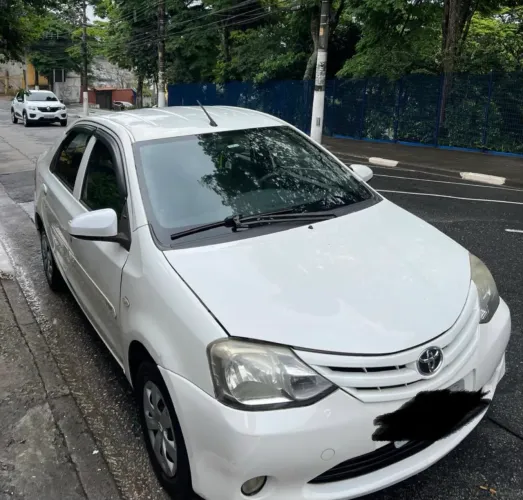 Toyota Etios X Sedan 1.5 Flex 16V 4P Mec. 2014