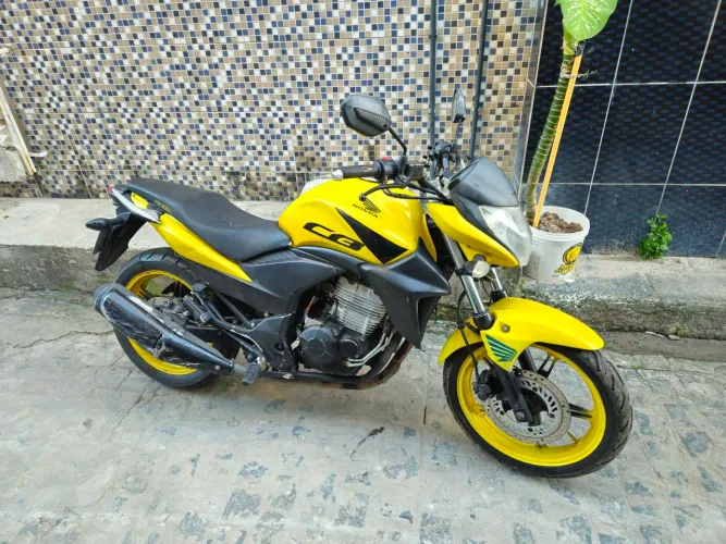 VENDO E TROCO HONDA CB300 ANO 2011/12