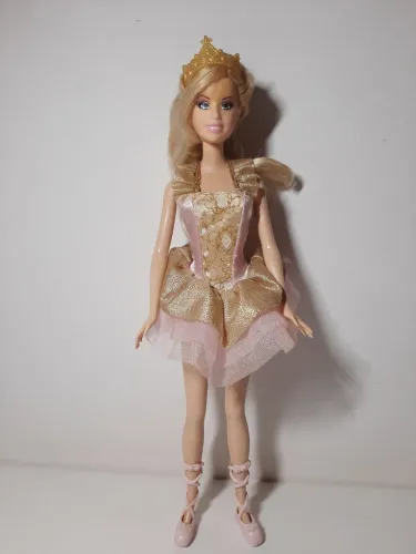 Barbie Princesa Annelise Bailarina baseada no filme