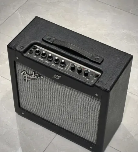Amplificador Guitarra Fender Mustang II V2 40W Combo