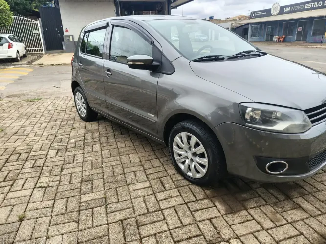 Volkswagen Fox 1.0 MI Total Flex 8V 5P 2012