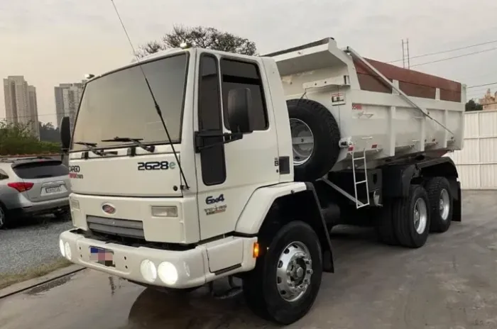 Ford cargo 2628 6x4 2012 caçamba basculante 