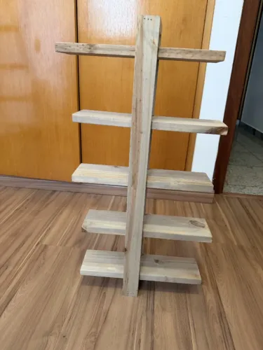 Rack Prateleira com 5 Nichos em Madeira - Novo