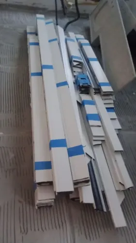 Roda pé e vista Poliestireno