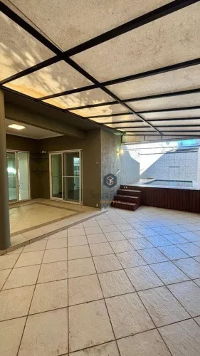 Casa com 4 dormitórios, área de lazer com churrasqueira e piscina, disponível para venda p