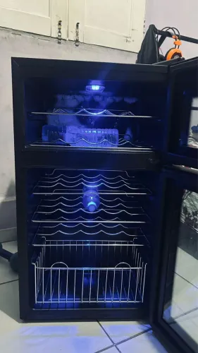 Adega de vinho Midea