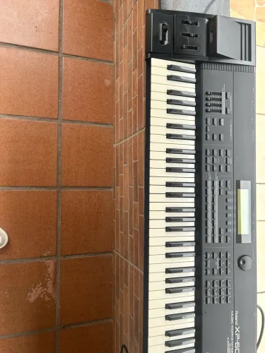Teclado Roland