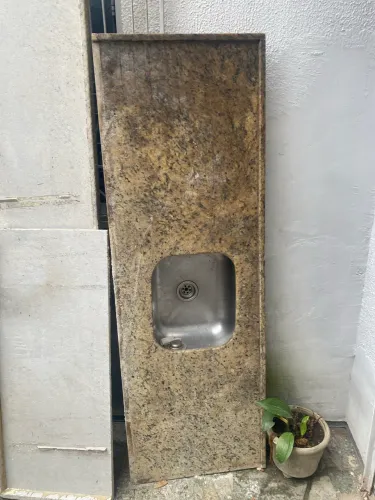 Pia de granito com Cuba 0,56x1,67